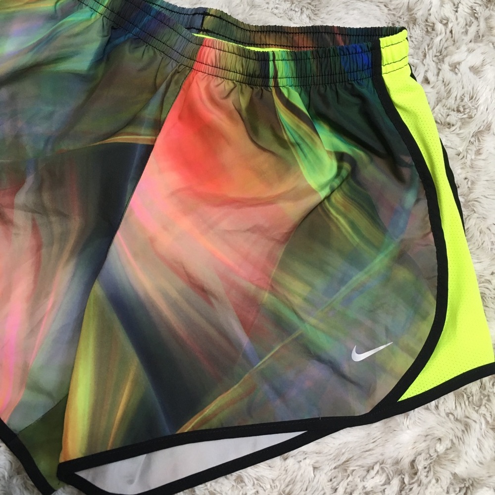 SOLD ❌Nike Dri-Fit Size XL Running ShortMultiColor - Picture 3 of 7